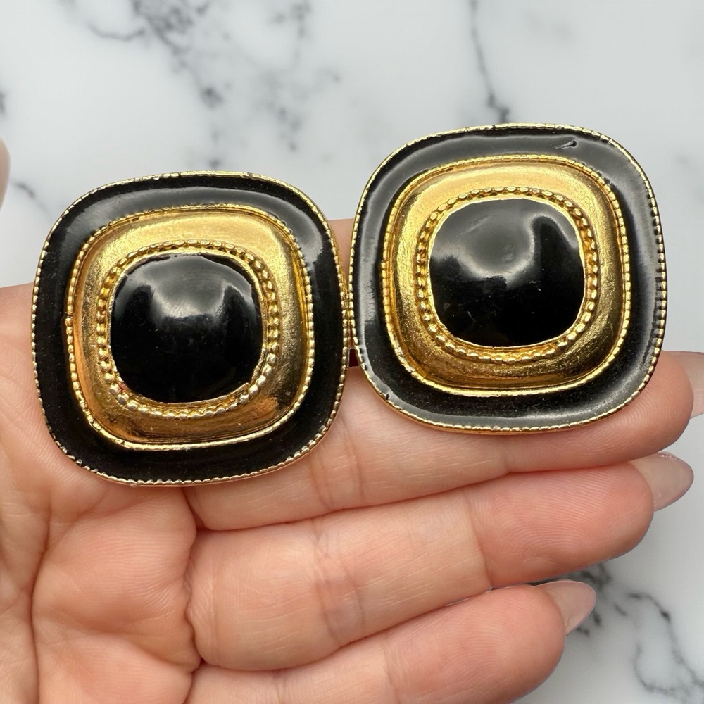 Vintage Gay Boyer Black Enamel Gold Tone Clip On Earrings 80s - Picture 9 of 10